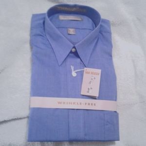 Men's long sleeve dress shirt.
